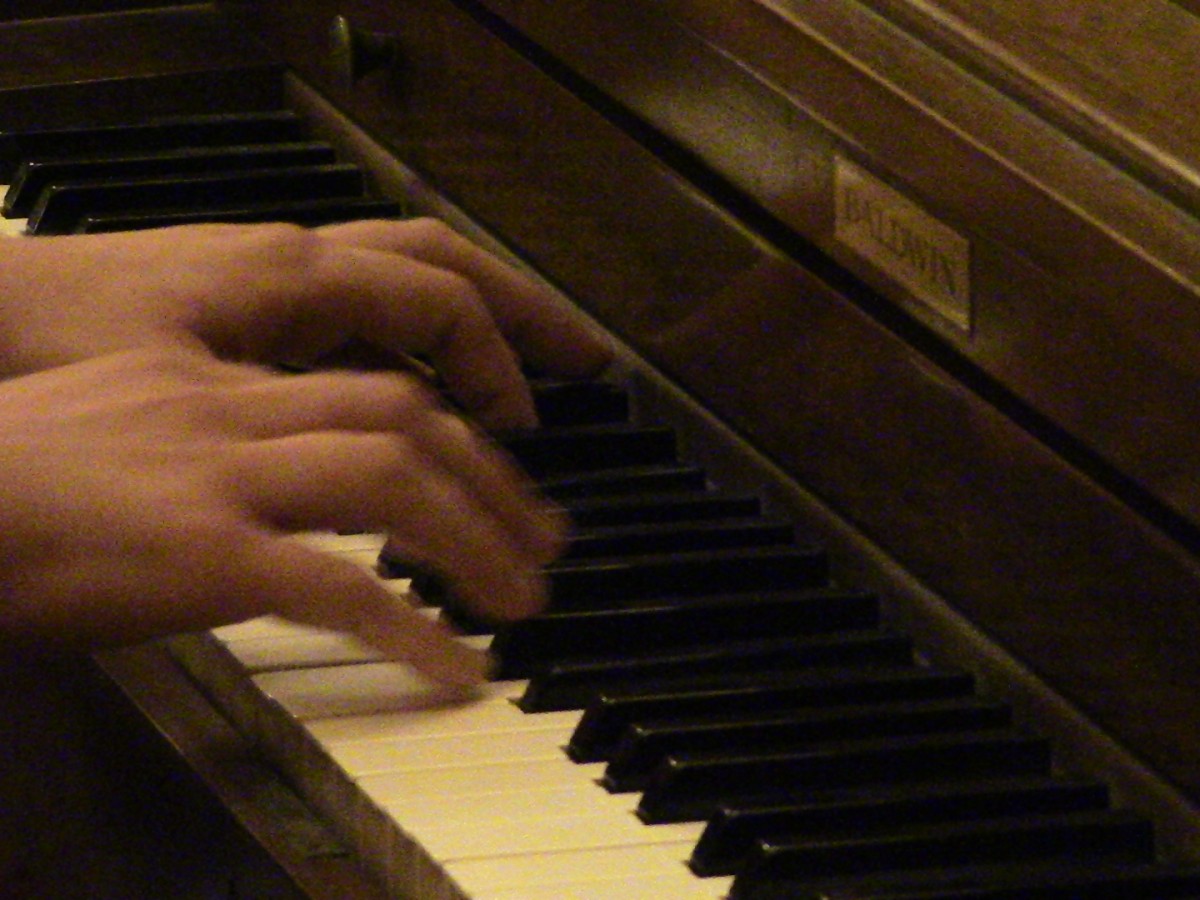 hands-piano1